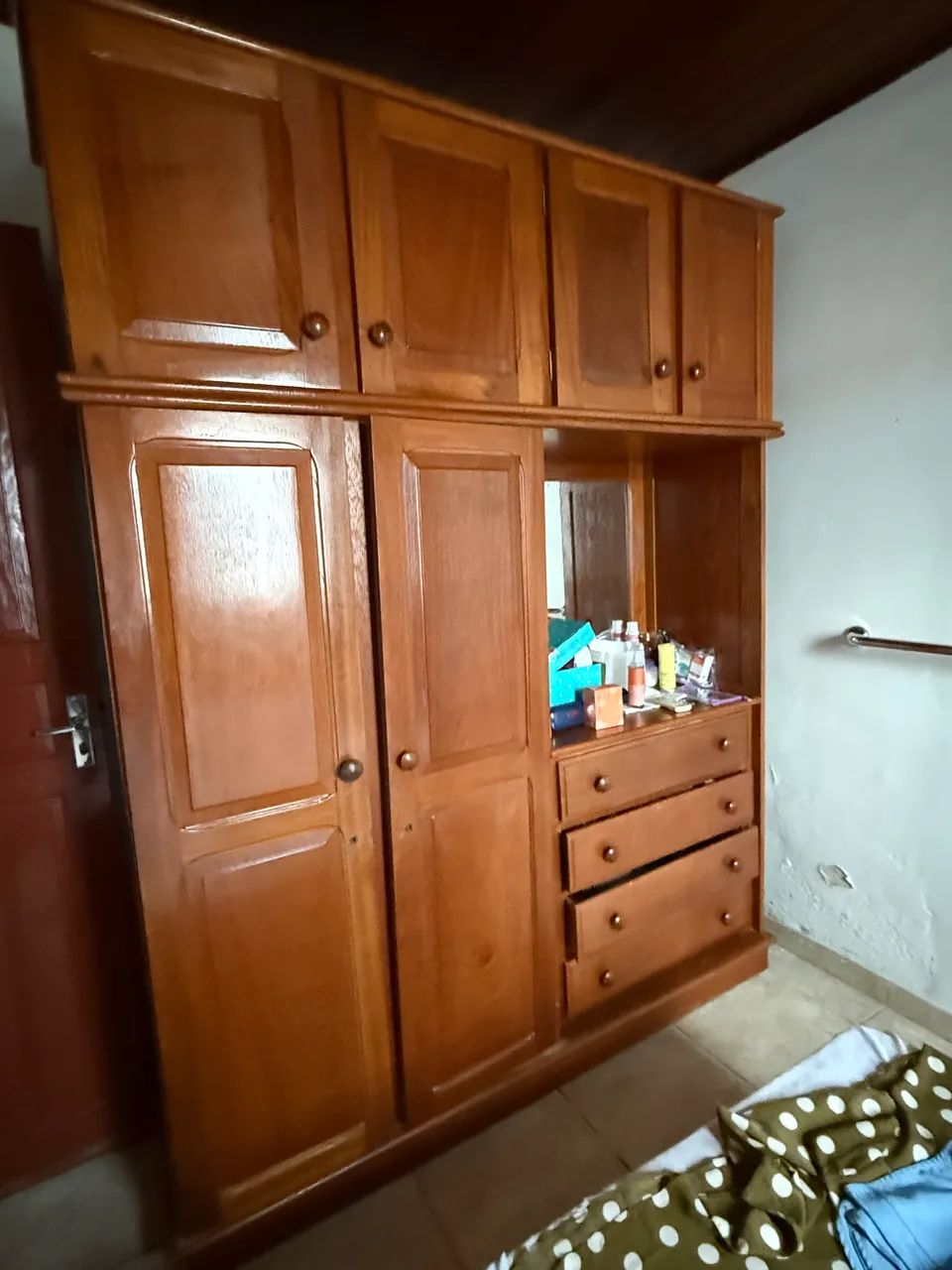 Guarda roupa madeira maciça 