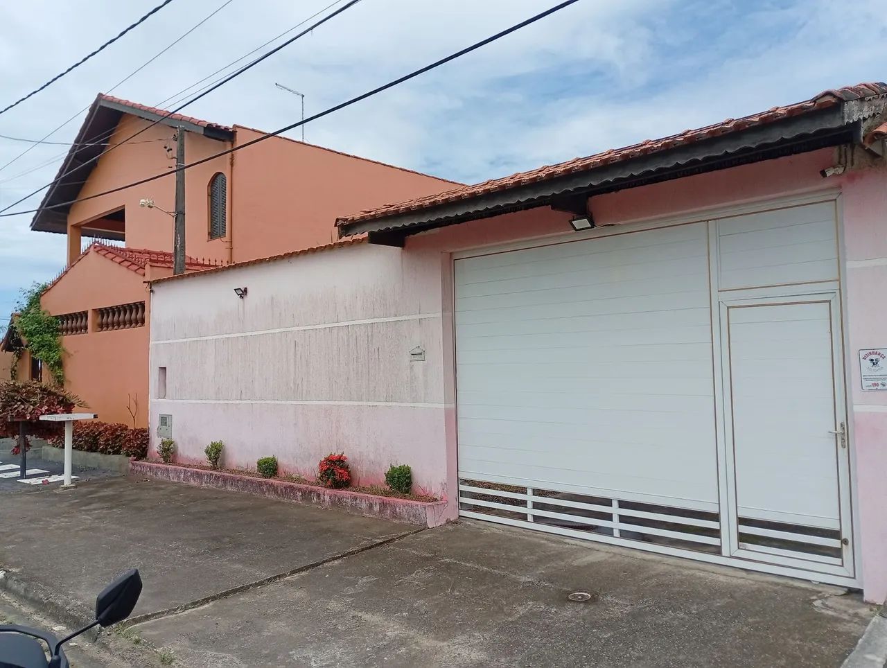 Casa pé na área,aceito troca !!