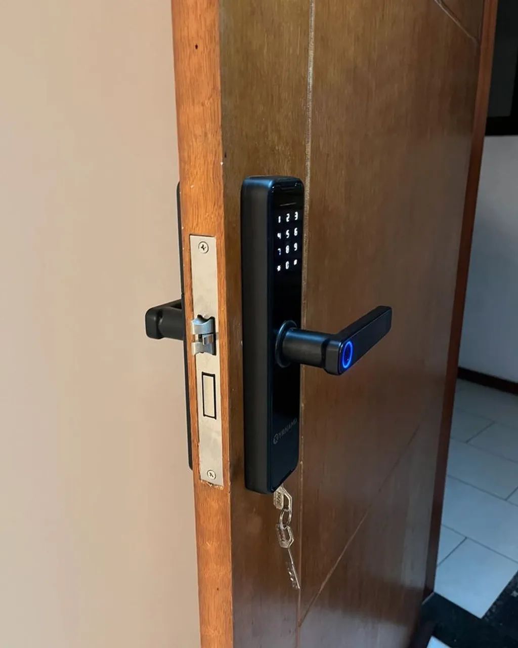 Instalação de portas e fechadura eletrônico