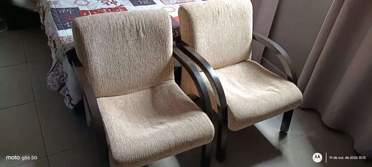 PAR DE POLTRONAS MUITO BONITO  - Foto 2
