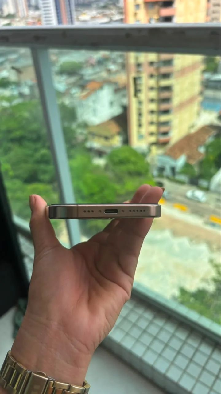 IPHONE 16pro - Foto 3