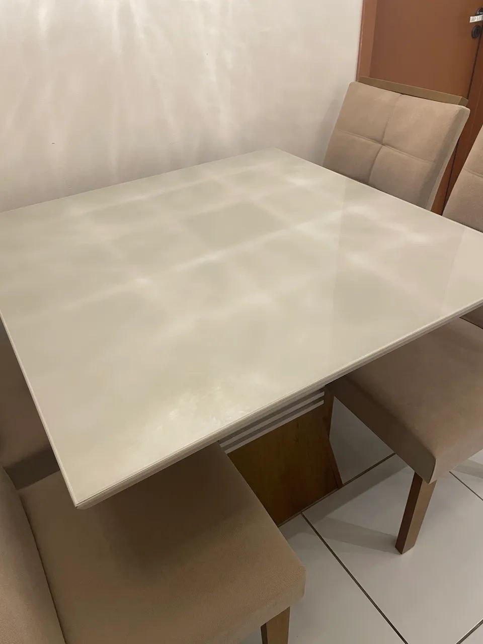 MESA COM 4 CADEIRAS - Foto 3