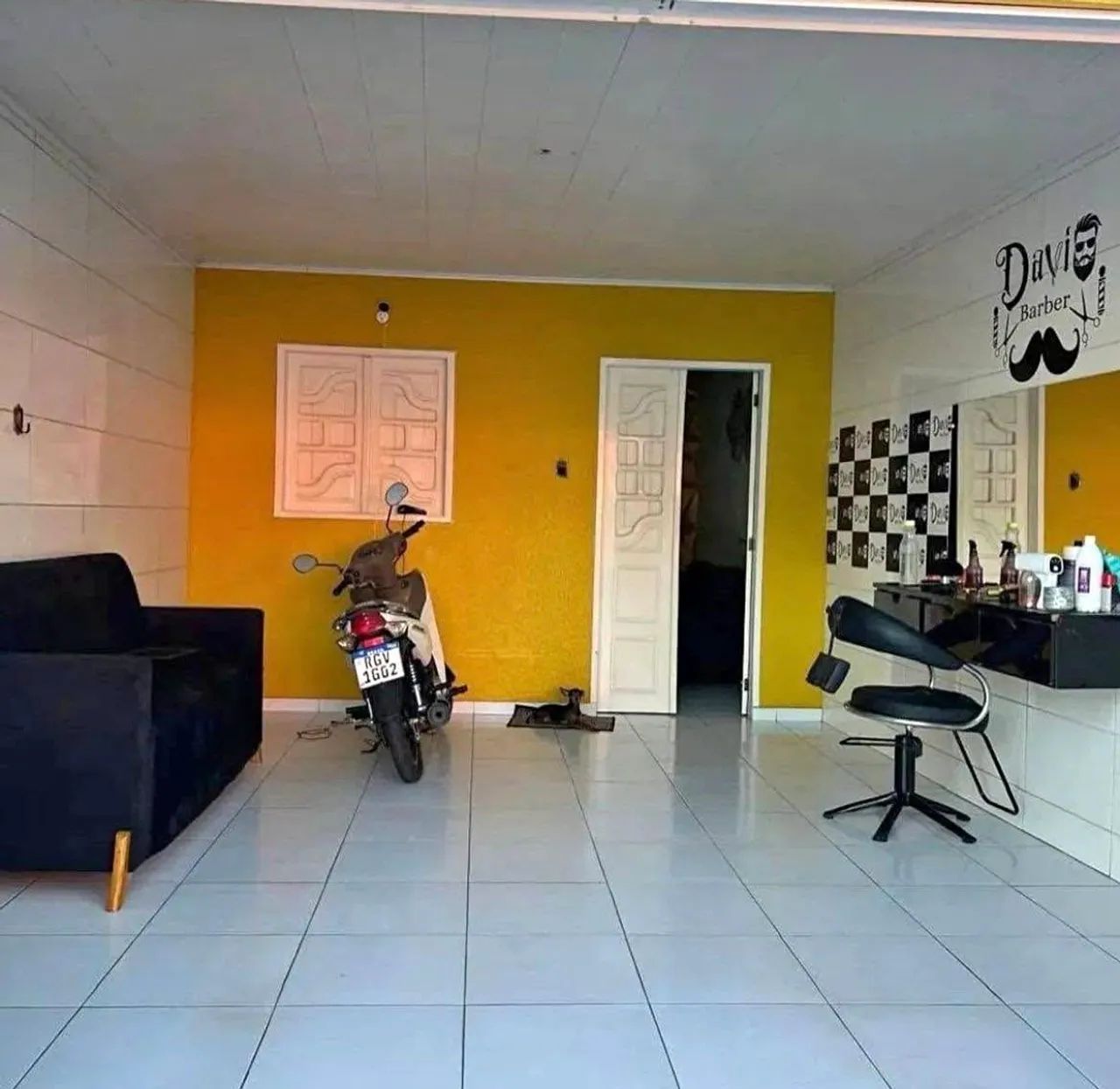 Vende-se casa no Guamá kf