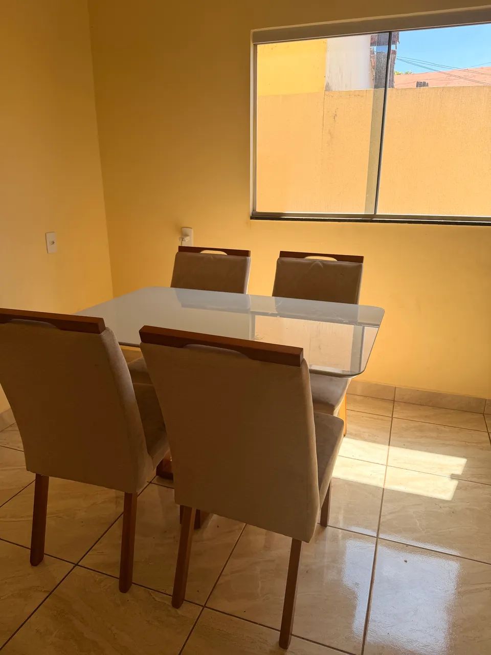 Mesa 4 cadeiras 