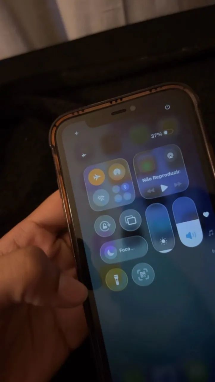 iPhone 11 64 gb PRETO  - Foto 2