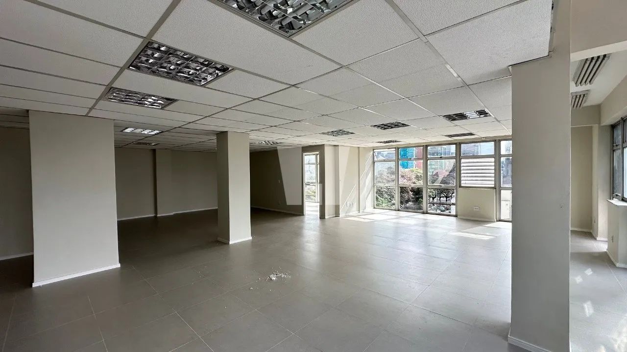 Sala ampla na melhor localização da Savassi - Foto 3