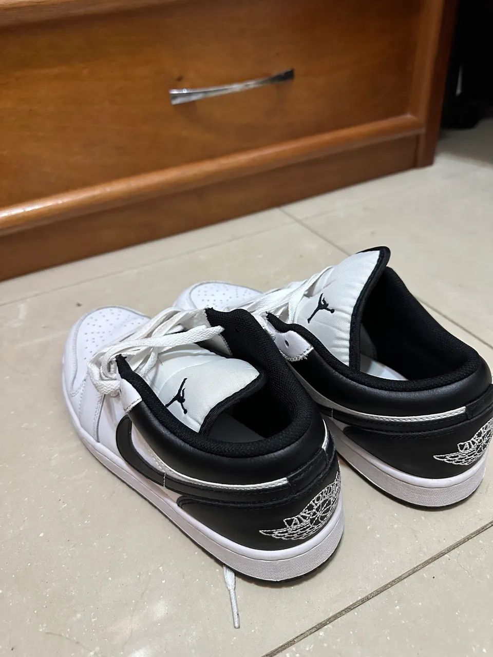 Air Jordan 1 Low White Black Panda (BR 42/ US 10) - Calçados