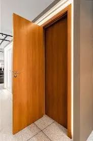 Marceneiro colocador de portas R$150 