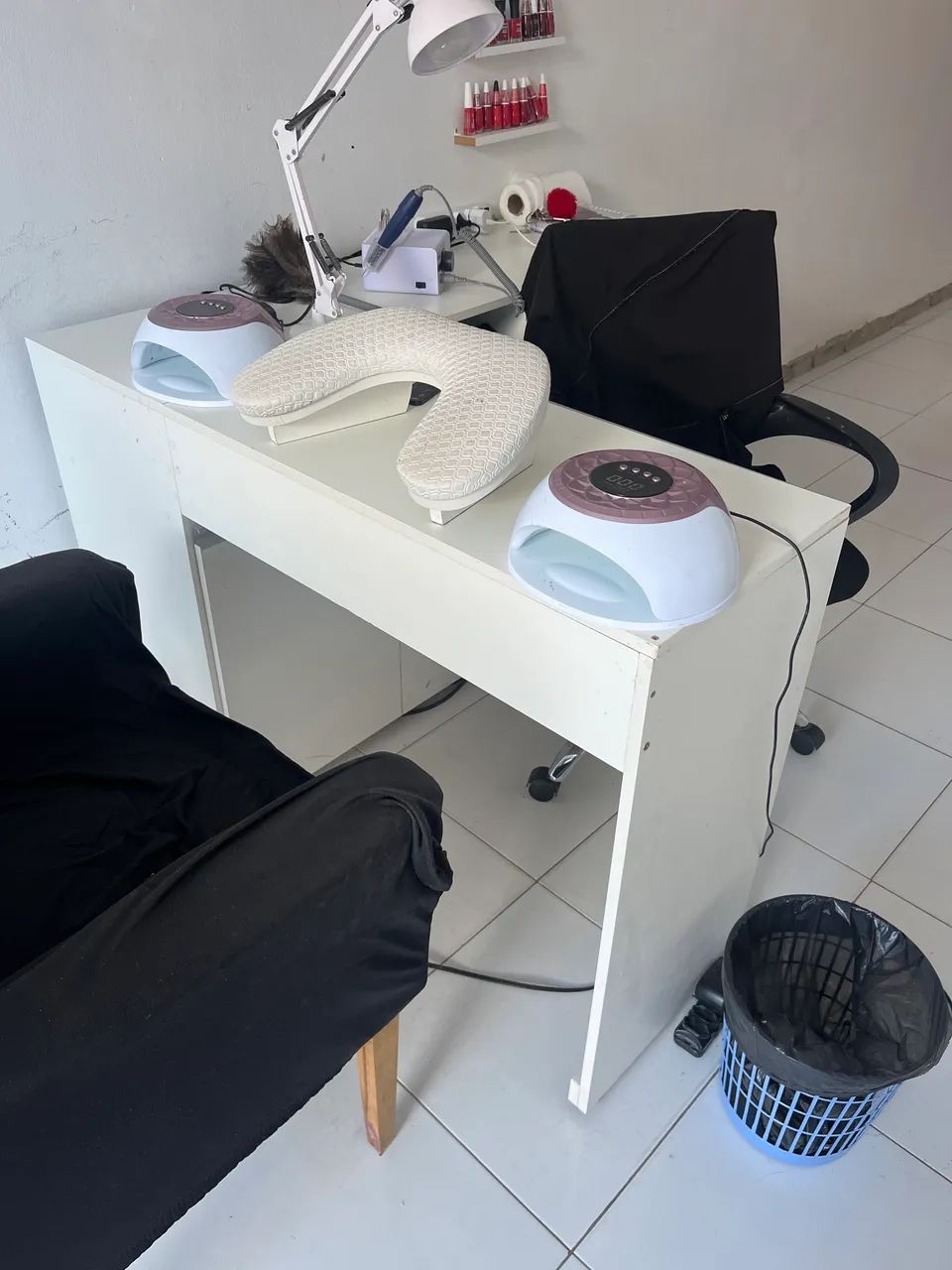Vendo mesa de manicure 