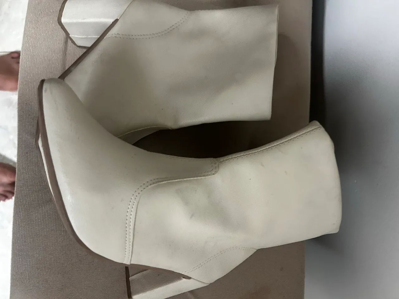 Bota branca  - Foto 2
