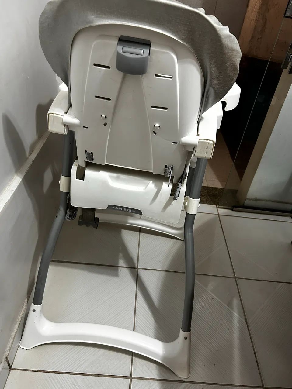 Cadeira alimentação  - Foto 3