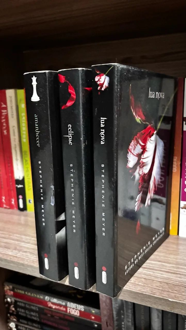 Combo Stephenie Meyer: Lua Nova + Eclipse + Lua Nova + A hospedeira 
