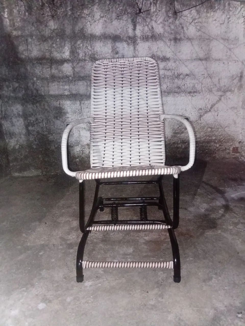 Manutenção de cadeira de balanço  - Foto 2