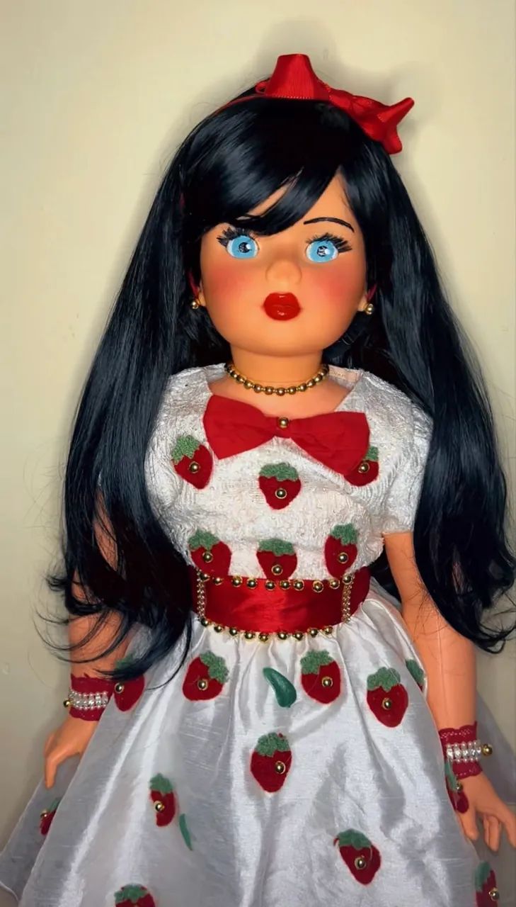 Boneca amiguinha moranguete  - Foto 4