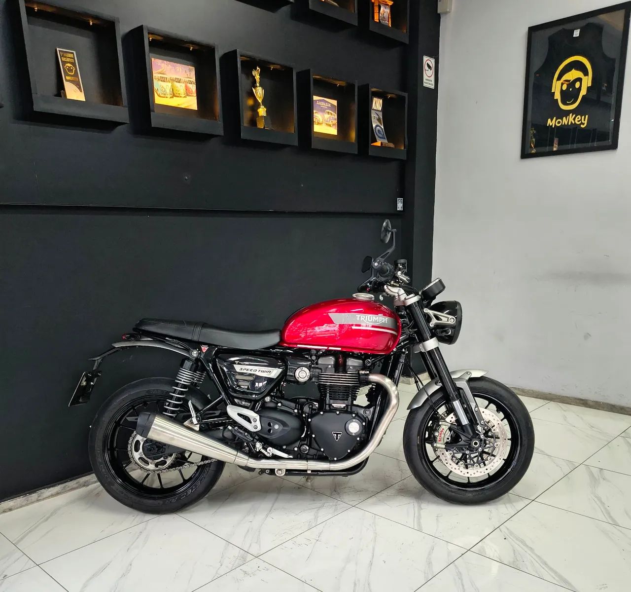 Triumph Speed Twin 1200 - Foto 2