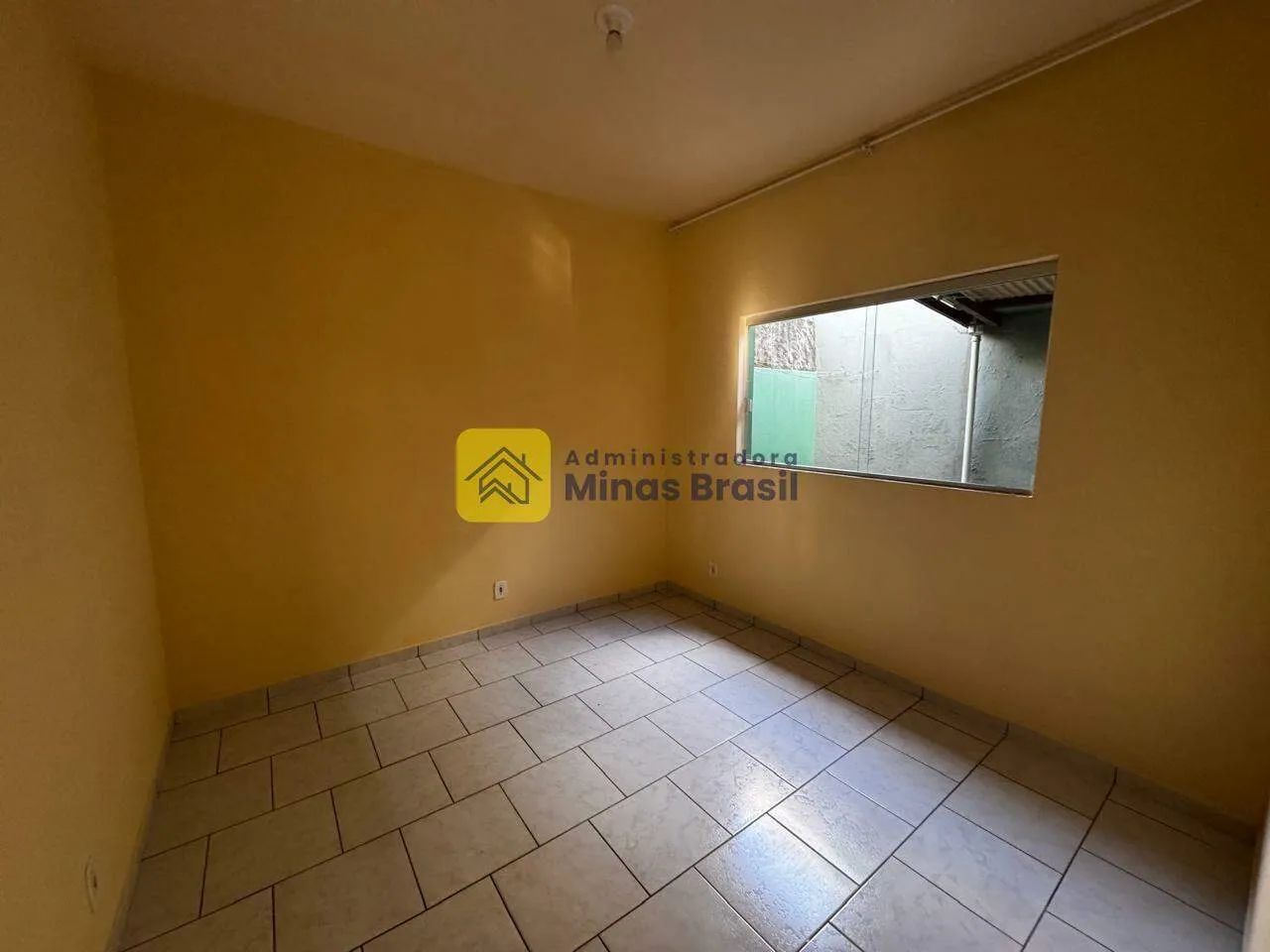 Casa com 02 quartos e garagem - Foto 4