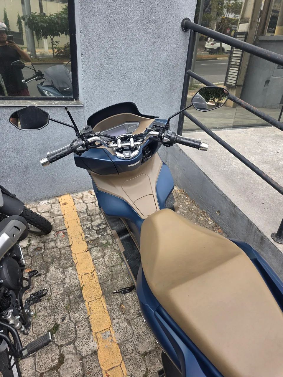 PCX 160 DLX - Foto 4