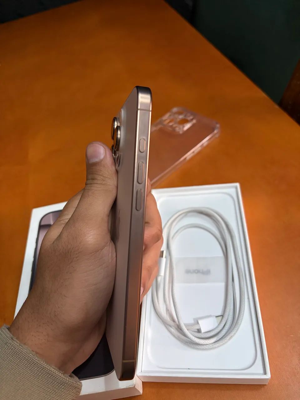 iPhone 16 Pro Max 256GB Único dono / CAIXA E CABO ORIGINAIS/ PARCELO EM 12x - Foto 2