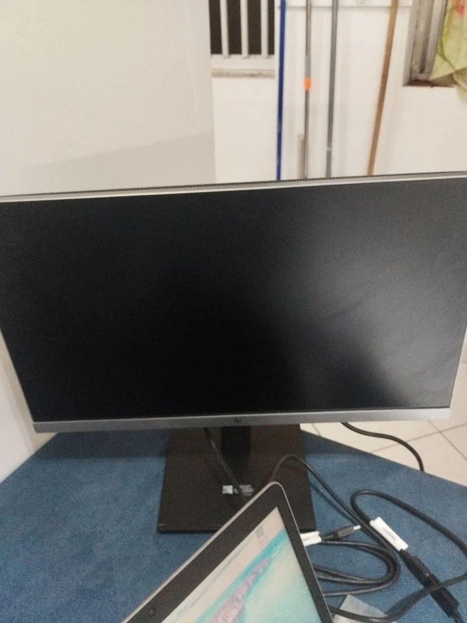 HP 24-inch Monitor403004435433400321