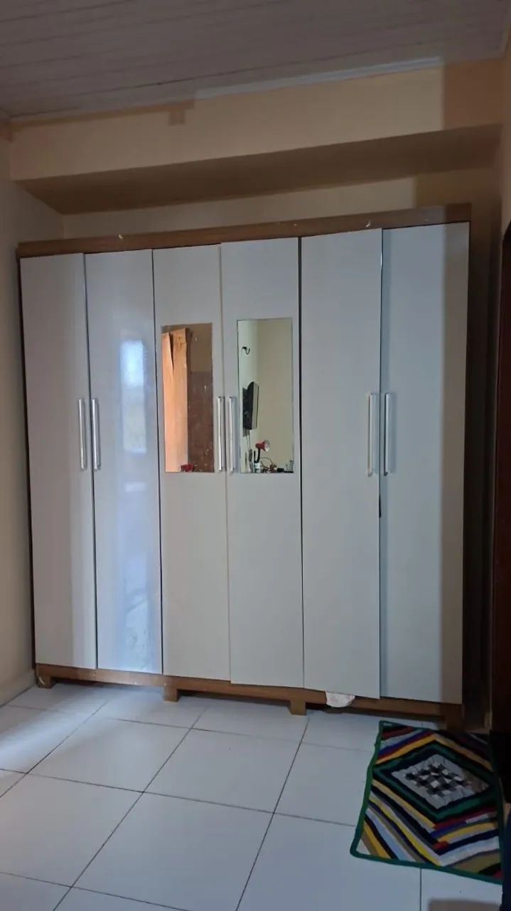 Guarda-roupa 6 portas