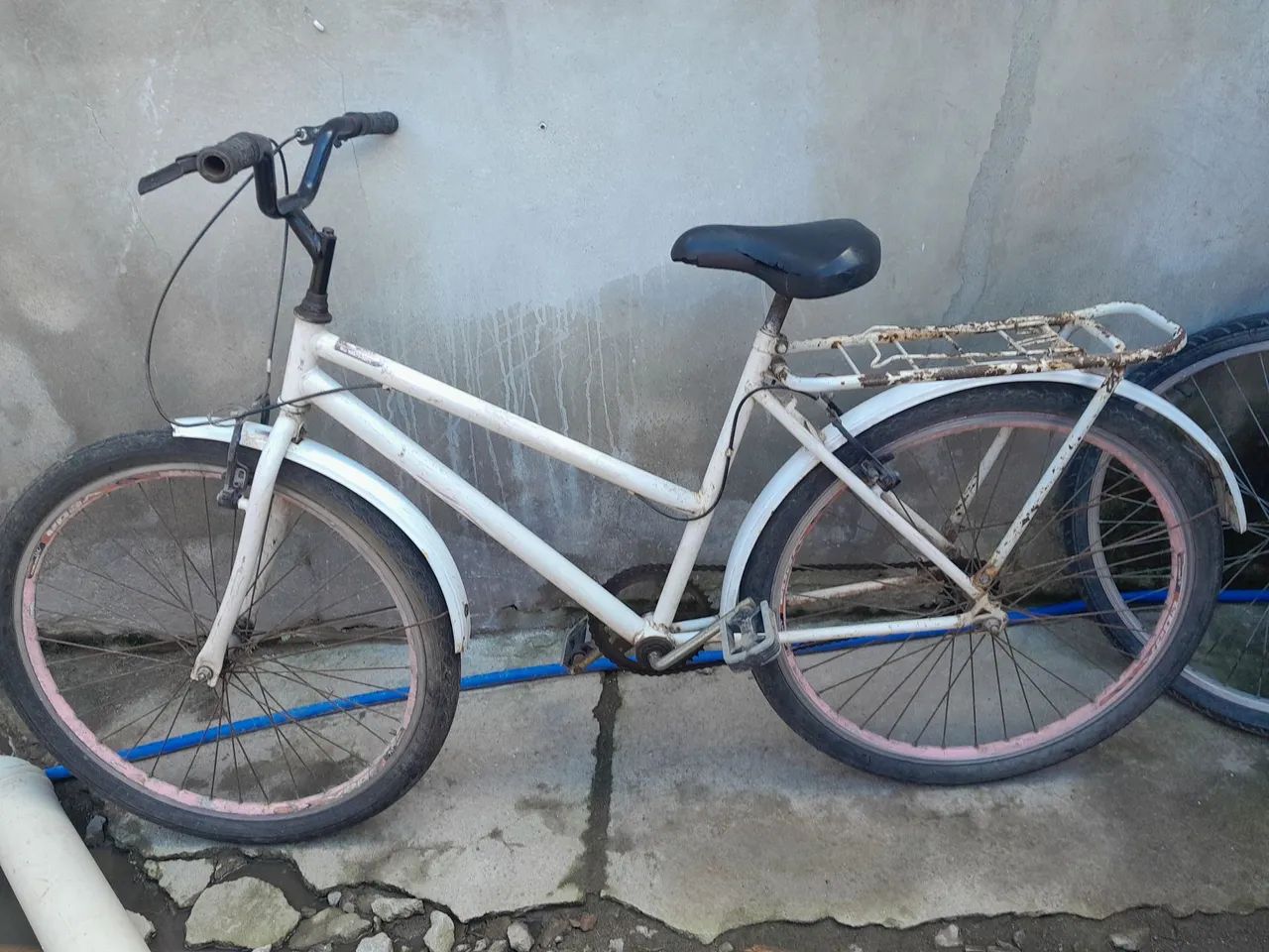 Vende-se Bicicleta.