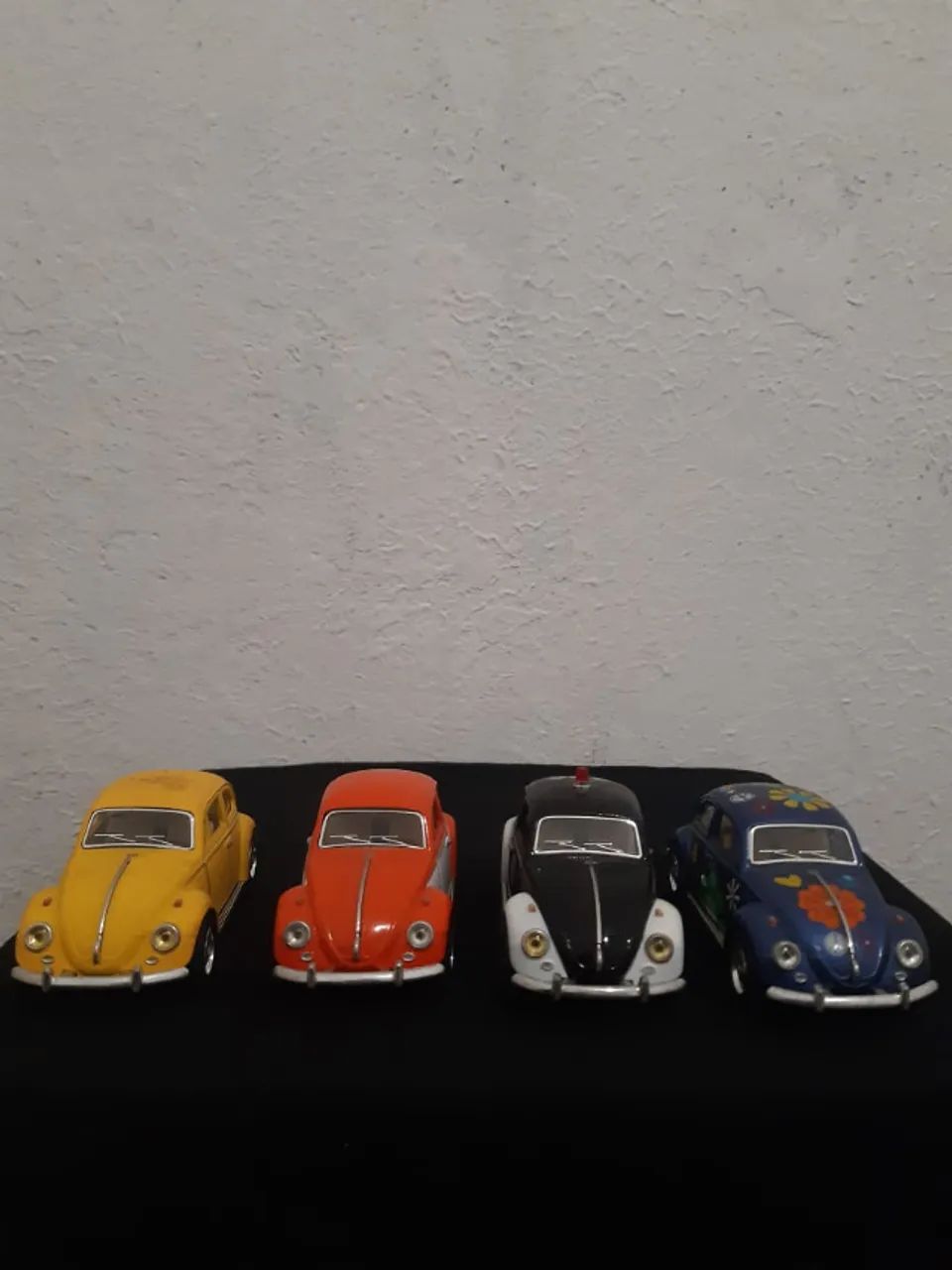 (4) VW Betlee 1967 - 1:32  Kinsmart