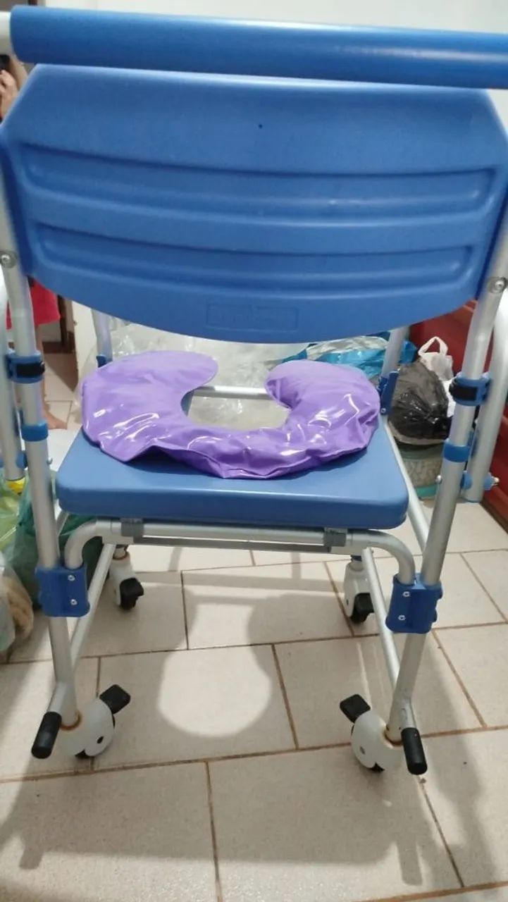Cadeira higiênica  - Foto 2