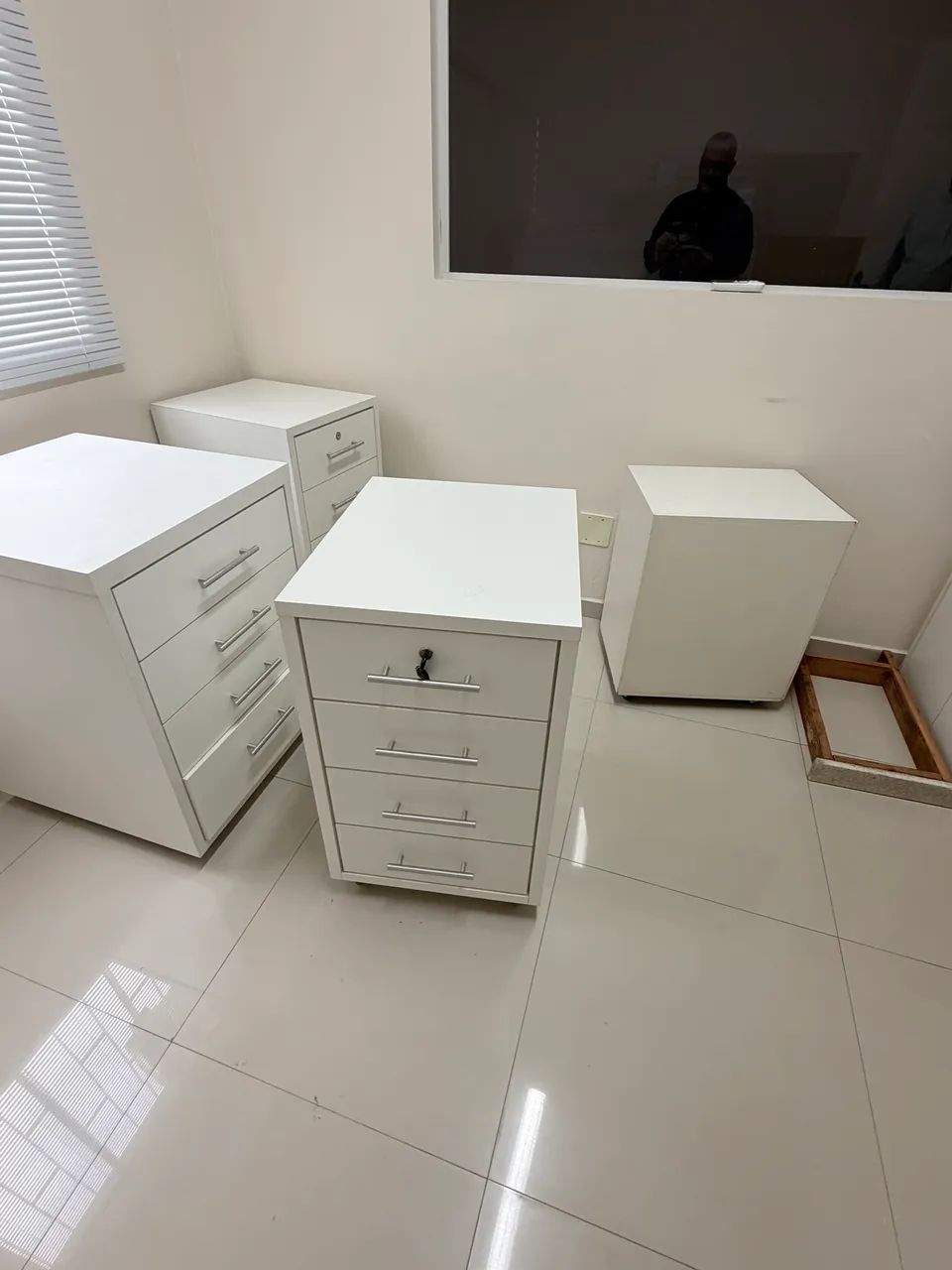 Armário gaveteiro com 4 gavetas  - Foto 3