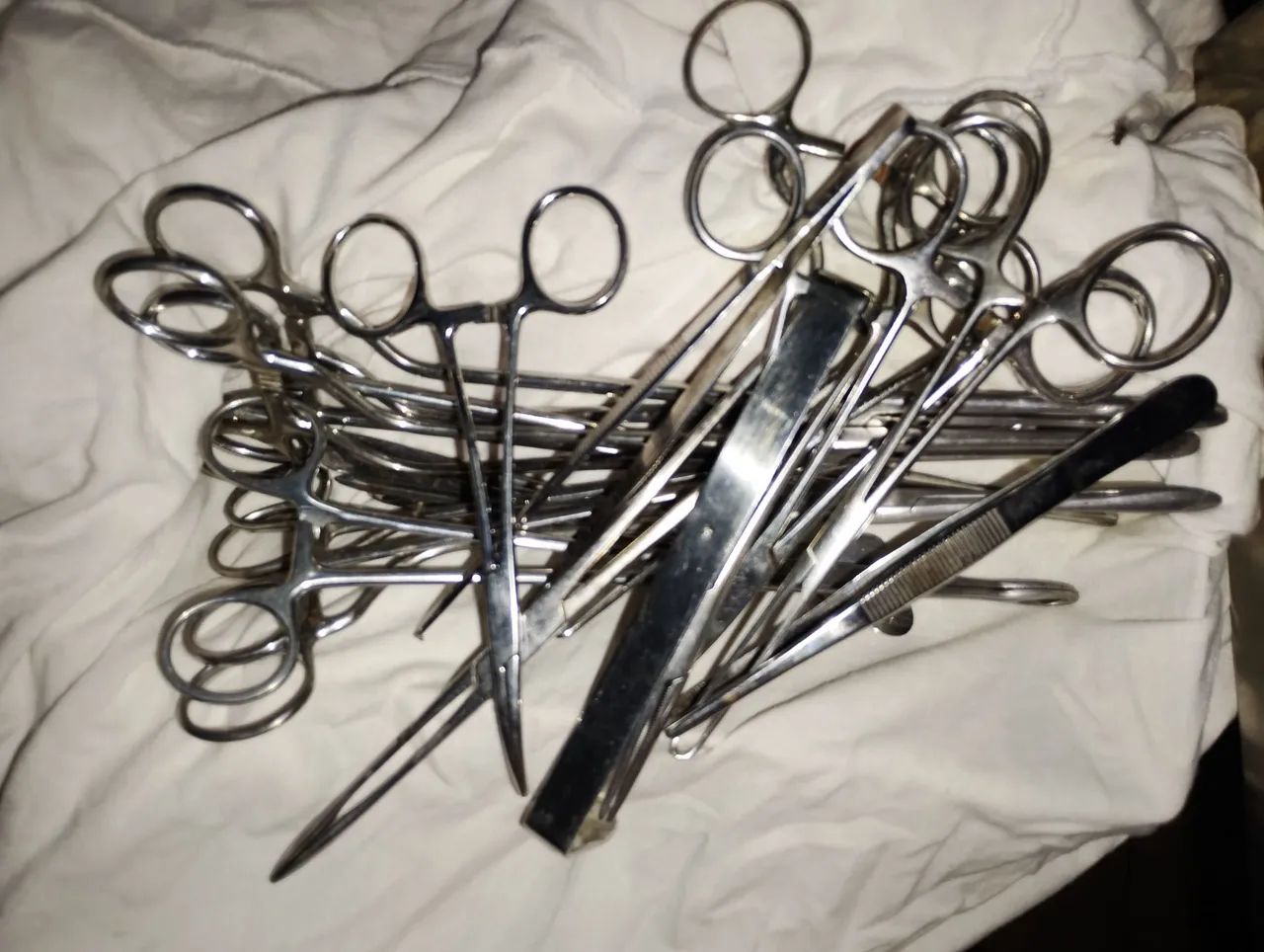 Vendo tesouras diversas , pinça s e outros - Foto 4