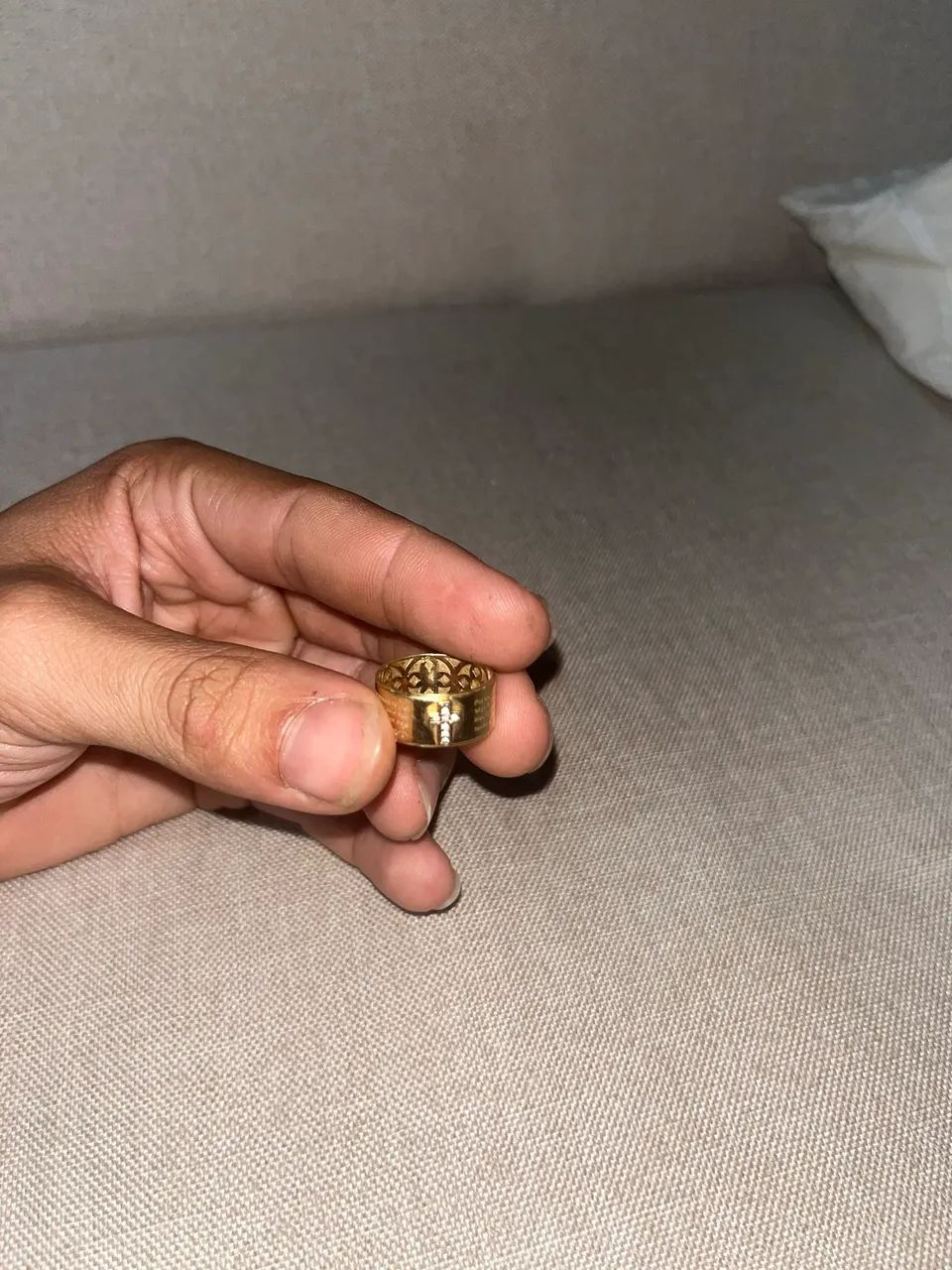 Anel em outro, com pedras de brilhantes e oração do pai nosso. - Foto 4