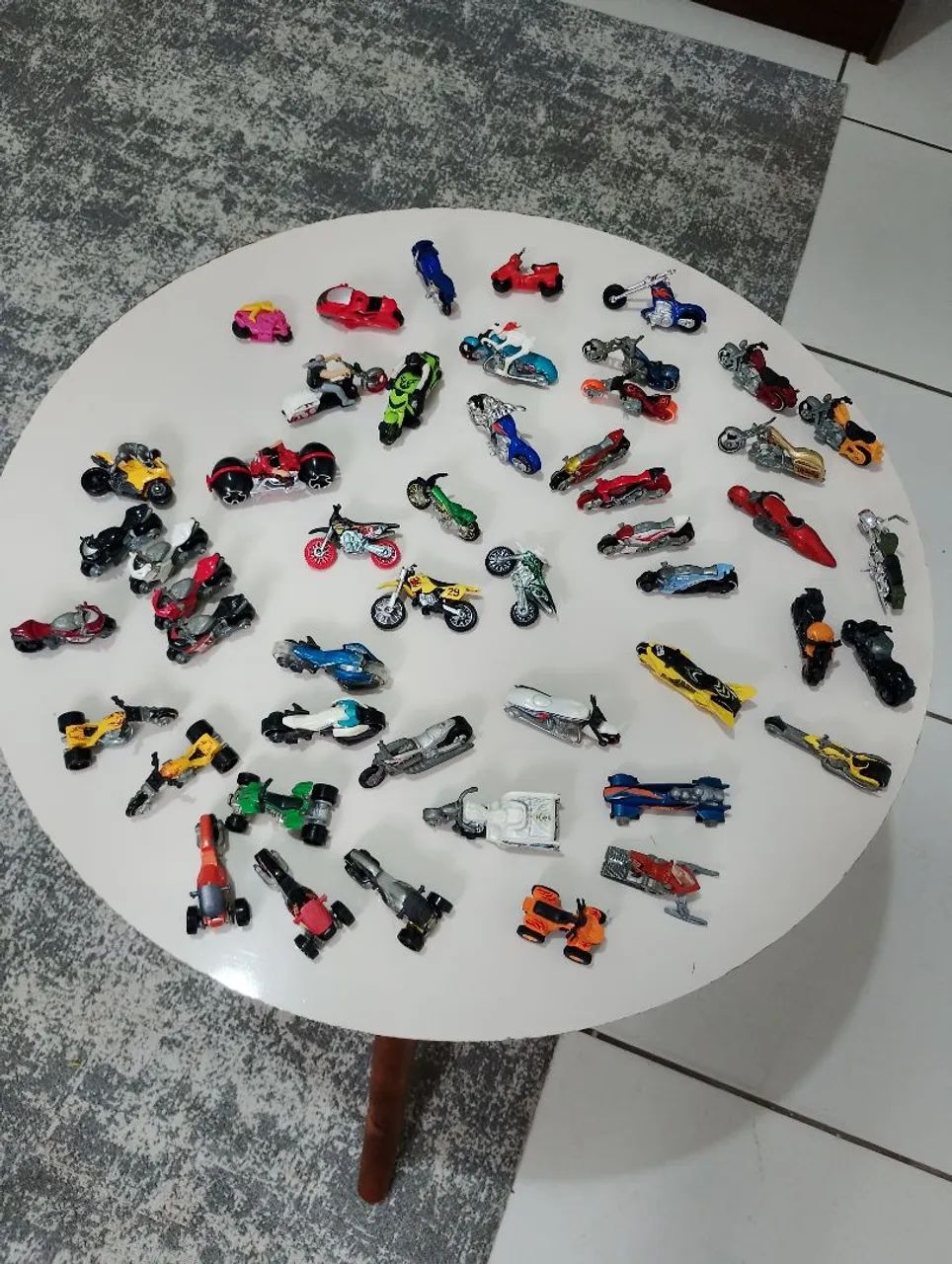 Motos Hotwheels, Maisto e outras marcas  - Foto 3