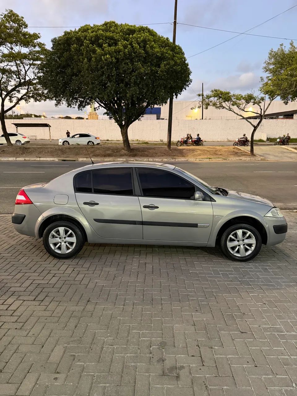 Renault Megane Sed. Expression 2.0 16V Mec. 2008 - Foto 2