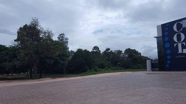 Lotes de 975 m² total de 2.925 m² na Av. Teôtonio, 802 Sul - Ao