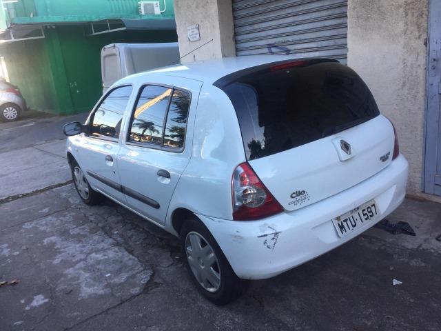 Clio - Foto 3