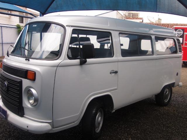 Kombi 2010 Passageiro 9 Lugares - Foto 2