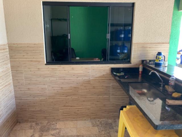 Depósito de gás com residência com piscina no fundo - Foto 7
