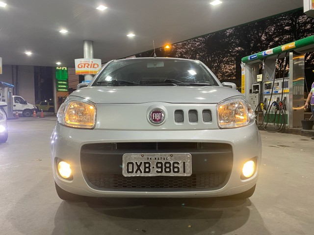 VENDO FIAT UNO VIVACE CELEBRAT 1.0 2014/14 COMPLETO E MUITO CONSERVADO. ACEITO PROPOSTAS
