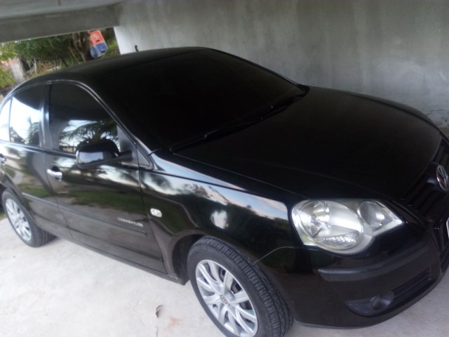POLO SEDAN 07