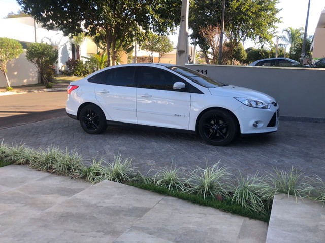 FORD FOCUS AUTOMATICO 2015