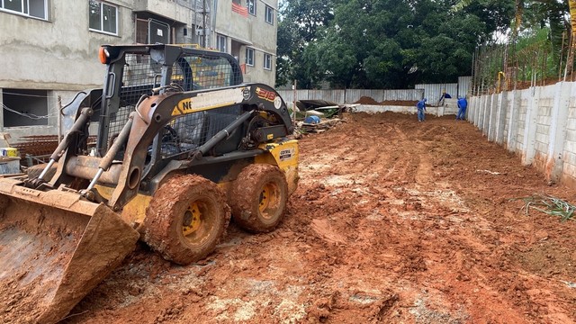 Caminhões caçamba e máquinas pesadas  - Foto 4