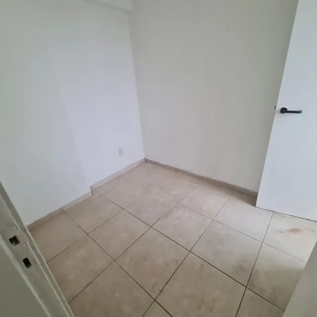 Vendo apartamento com 02 quartos, mais um reversível na Torre - Recife - PE