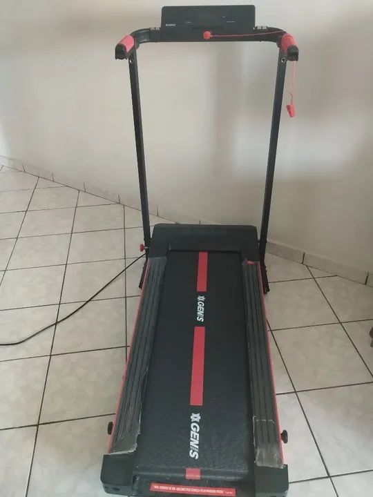 Esteira ergométrica Genesis GT 500 dobrável - Ideal para espaços pequenos