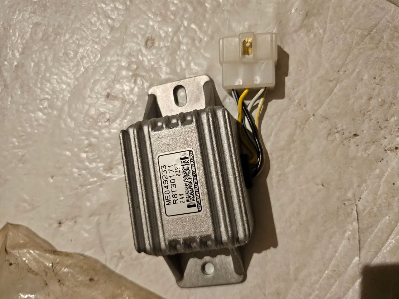 Escavadeira mitsubishi caterpillar rele segurança ME049233 - Foto 2