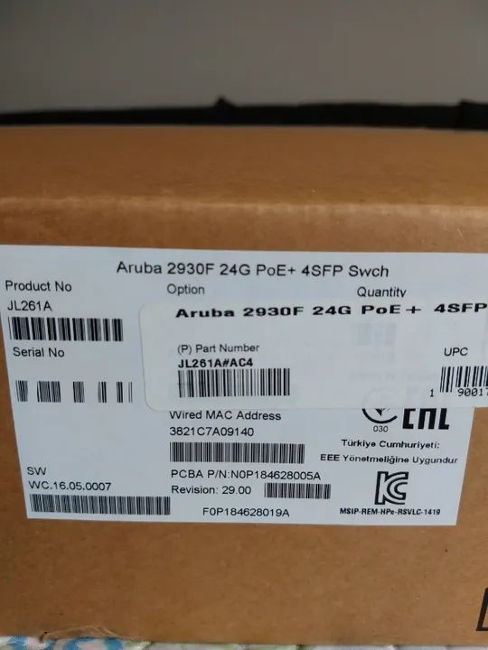 Switch Aruba 2930F 24G PoE+ 4SFP JL261A - Foto 4