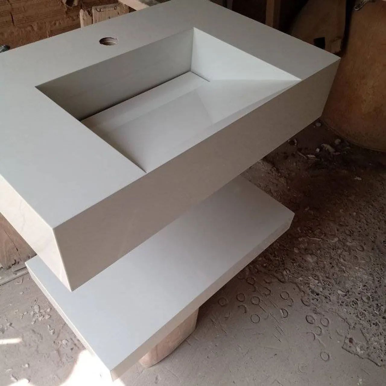 Tudo em pias esculpida sob medidas.