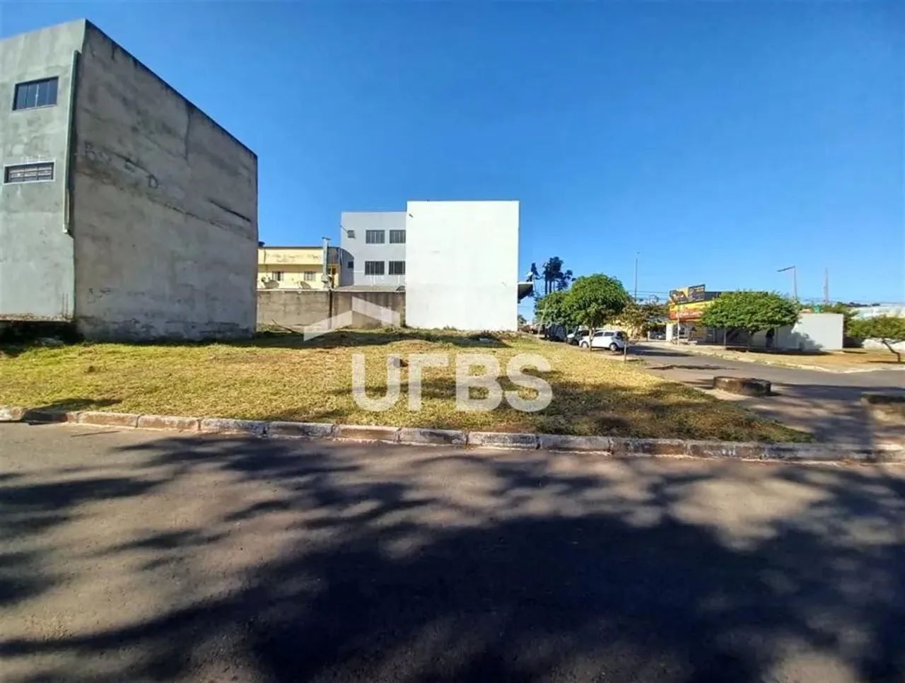 Lote Comercial à Venda na Avenida Principal do Recanto das Emas- 170 m²