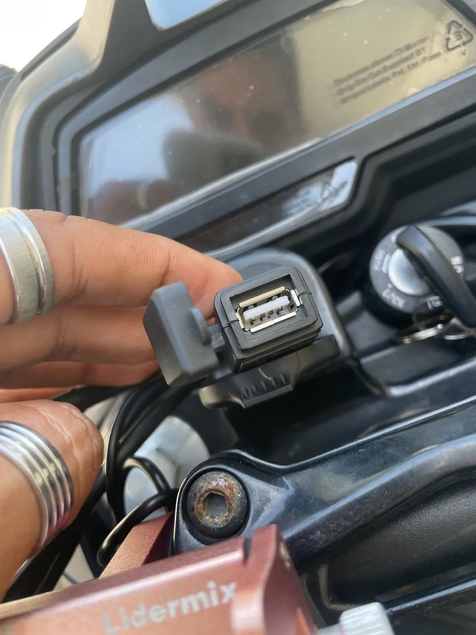 USB PARA MOTO UNIVERSAL 