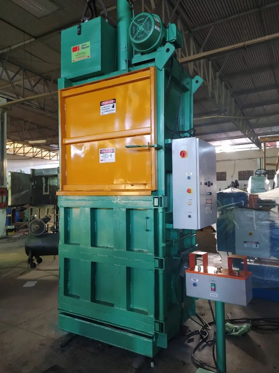 Prensas Hidráulicas Verticais - Enfardadeiras Bitten Máquinas - Foto 2