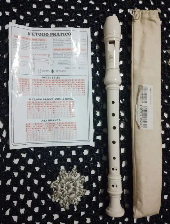 FLAUTA  YAMAHA, NOVA COM PARTITURA.