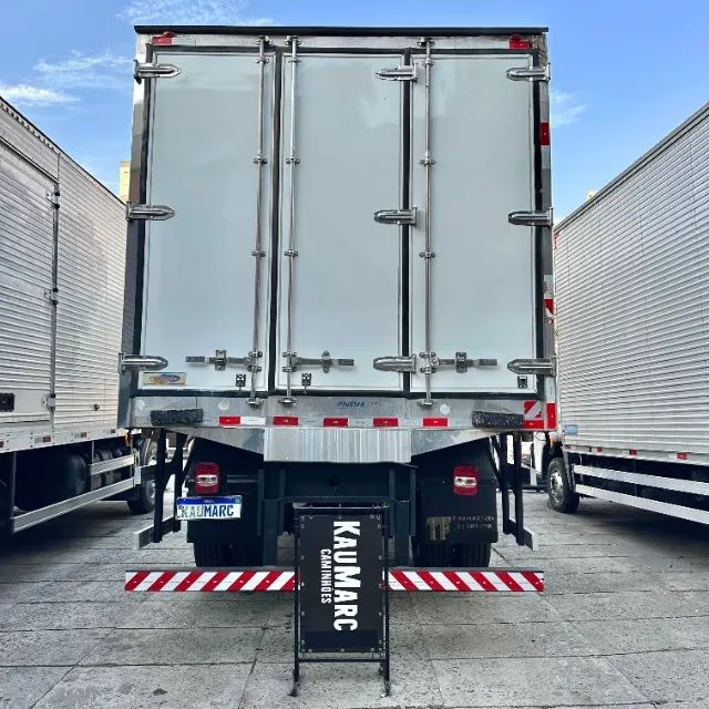 Vw 17.230 Ano 2017 Constellation 4x2 Baú Refrigerado - Foto 10